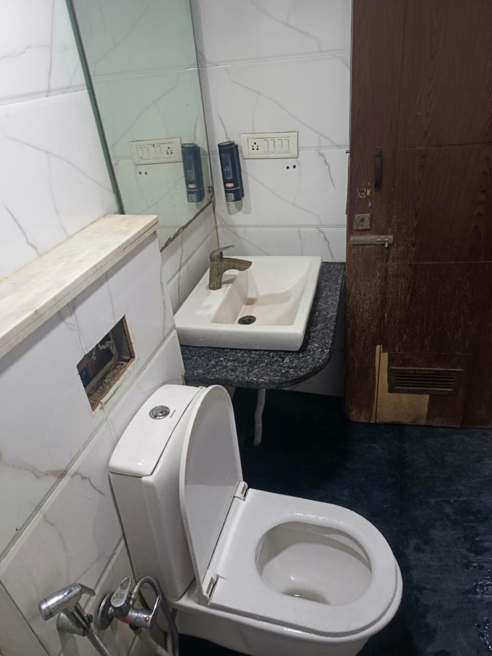 Hotel The M New Delhi